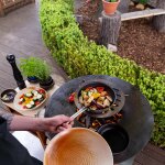 Plancha-Set PIO 100 Deluxe 3 - mit Podest, Holzlager, Ablage und Topgrill